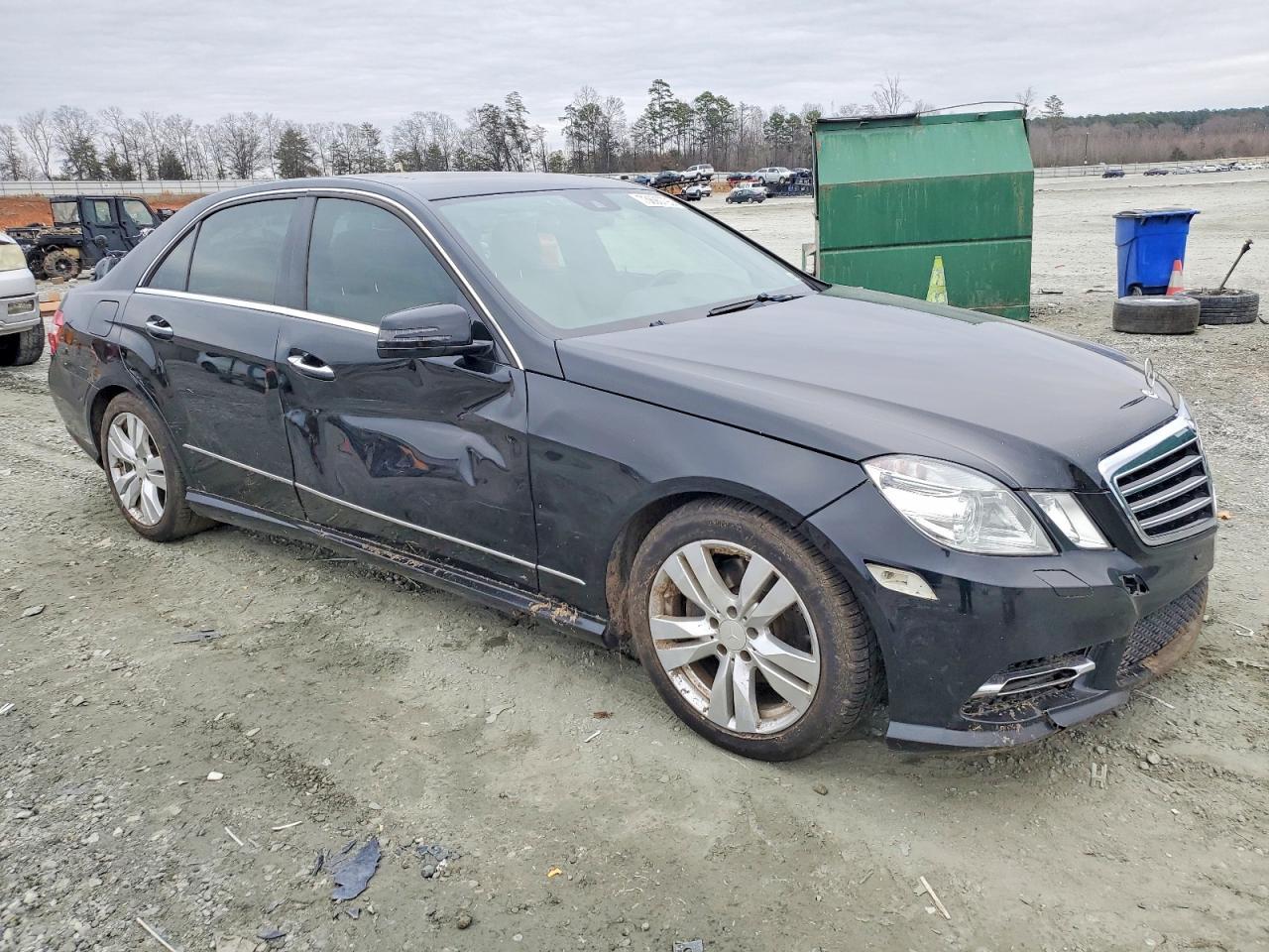 2013 MERCEDES-BENZ E-Class