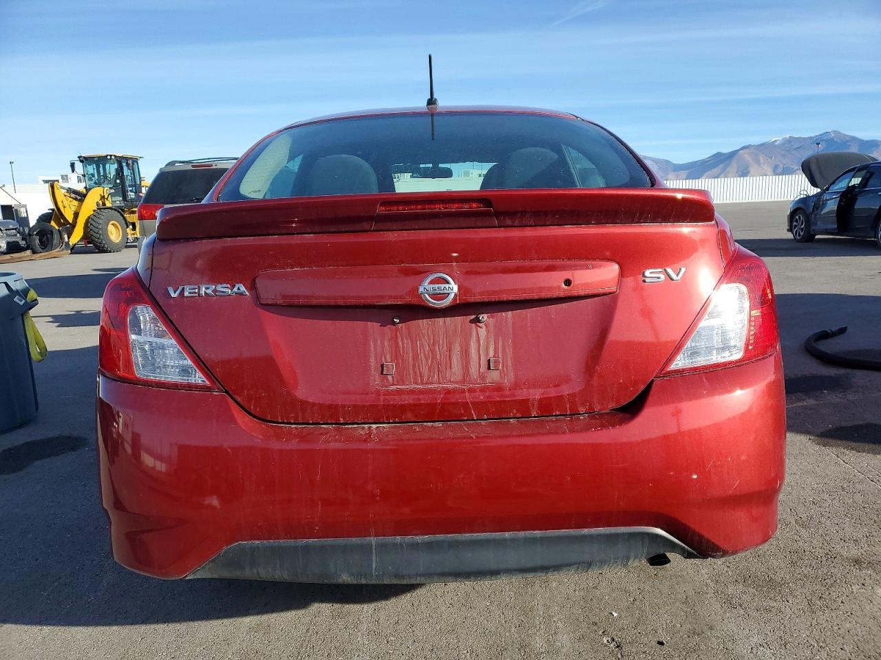 2017 NISSAN VERSA