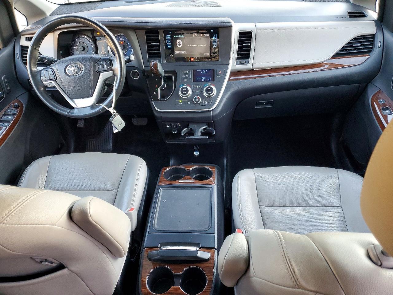 2015 TOYOTA SIENNA