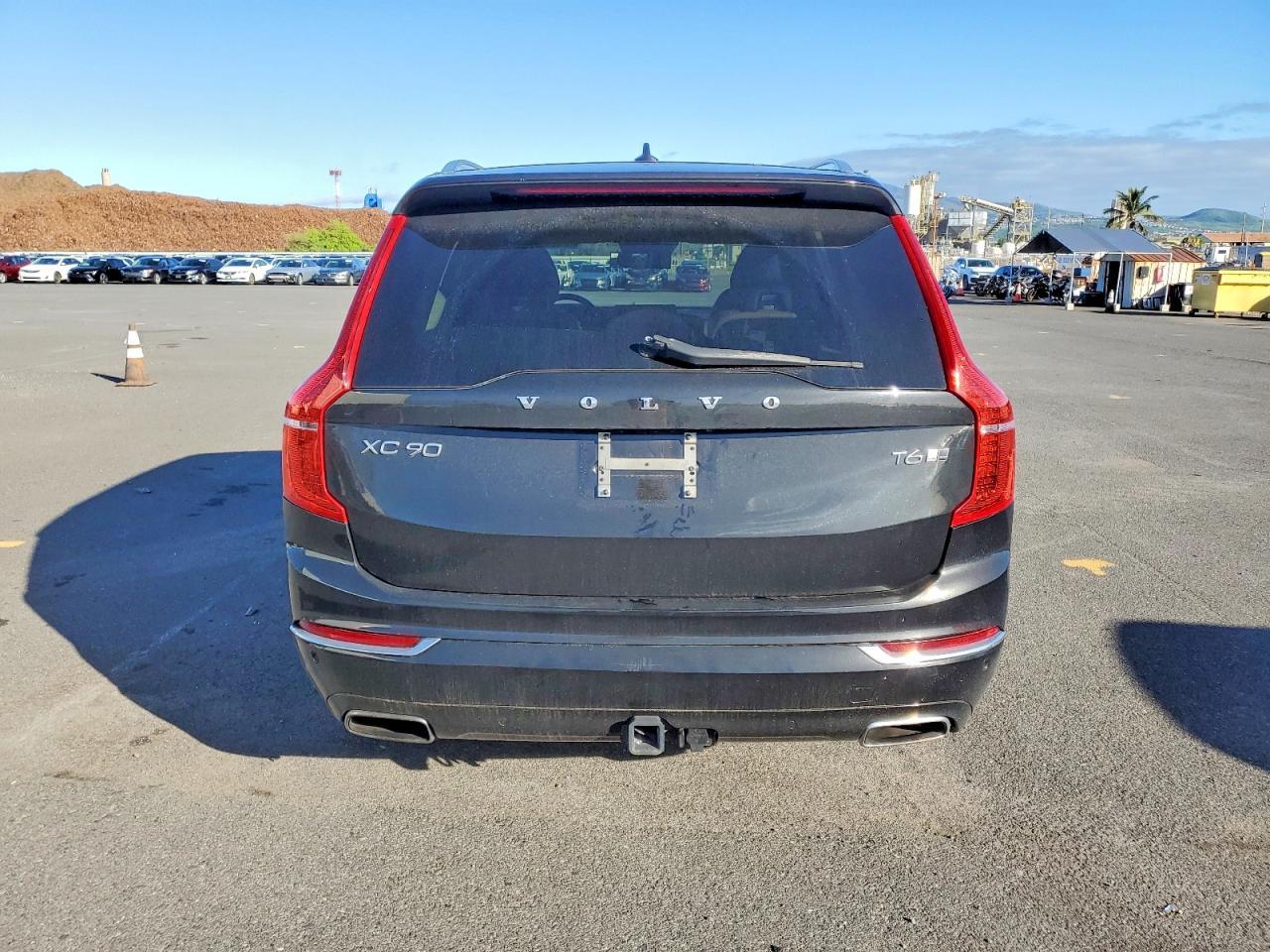 2016 VOLVO XC90