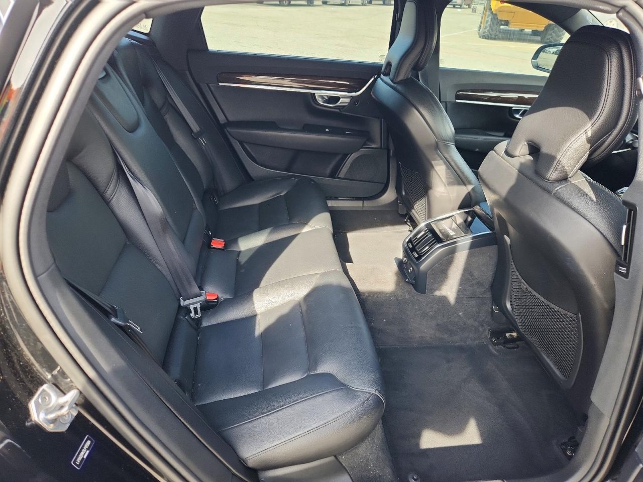 2020 VOLVO S90