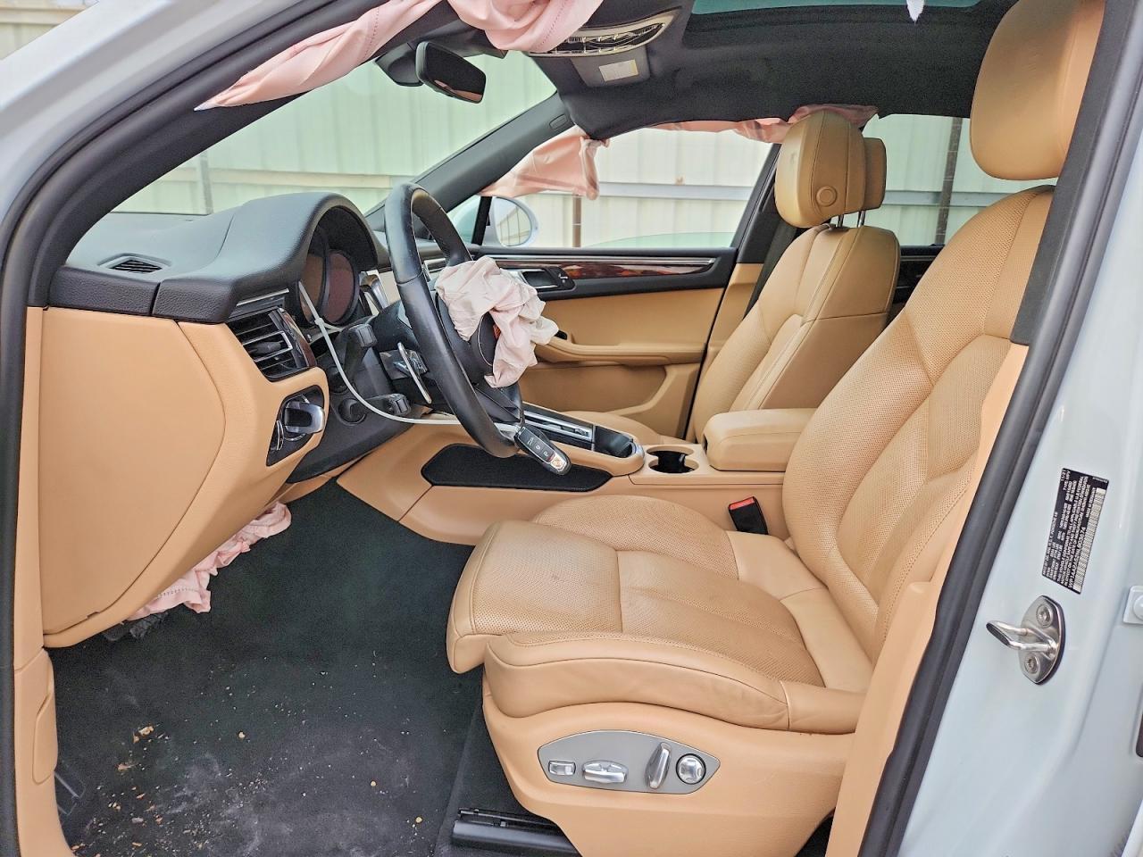 2022 PORSCHE Macan