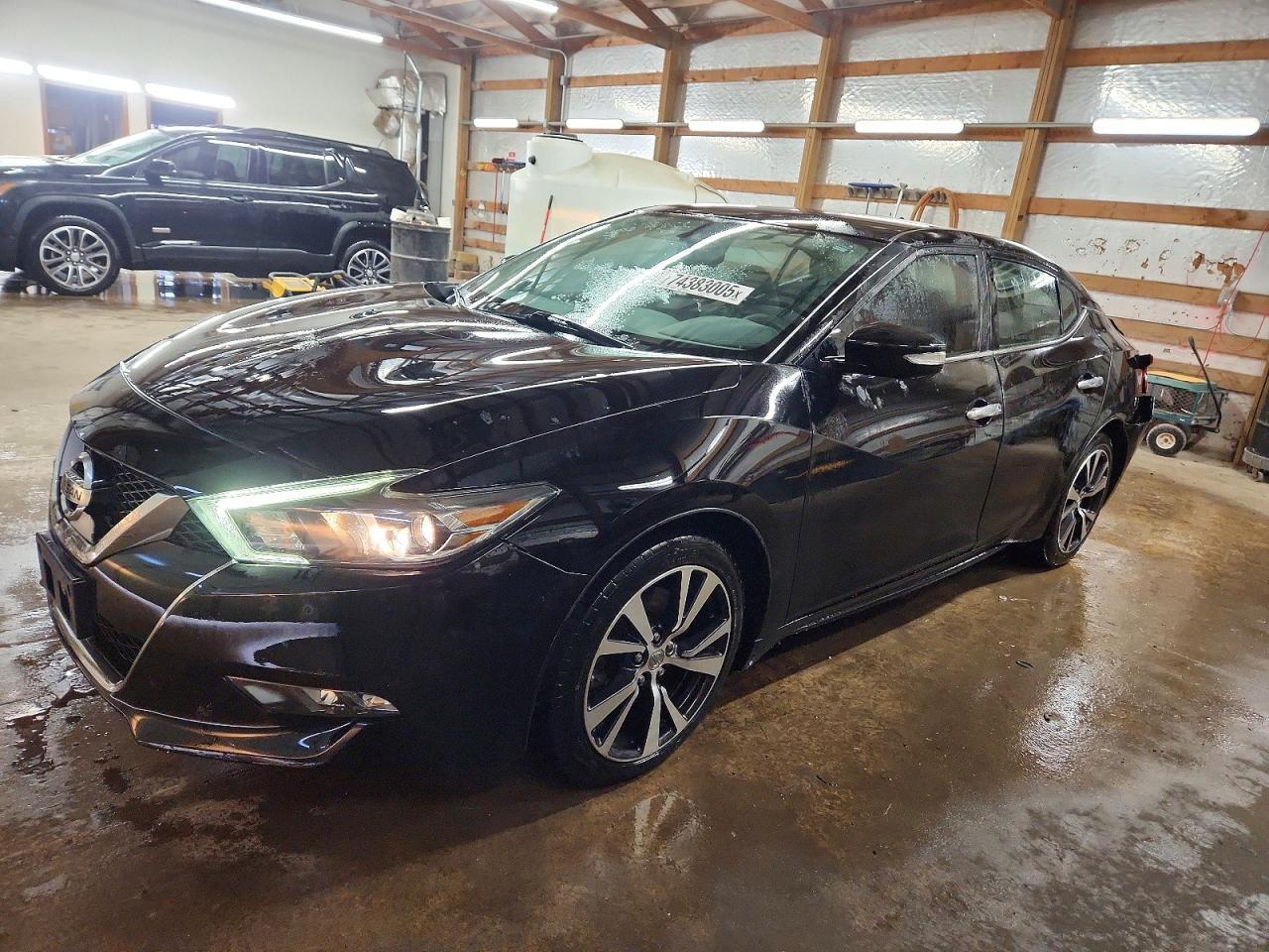2017 NISSAN Maxima