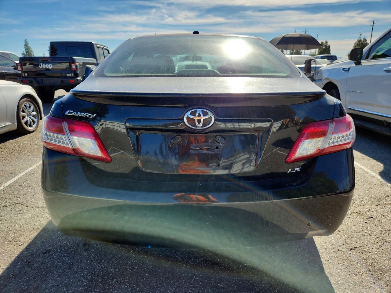 2011 TOYOTA CAMRY