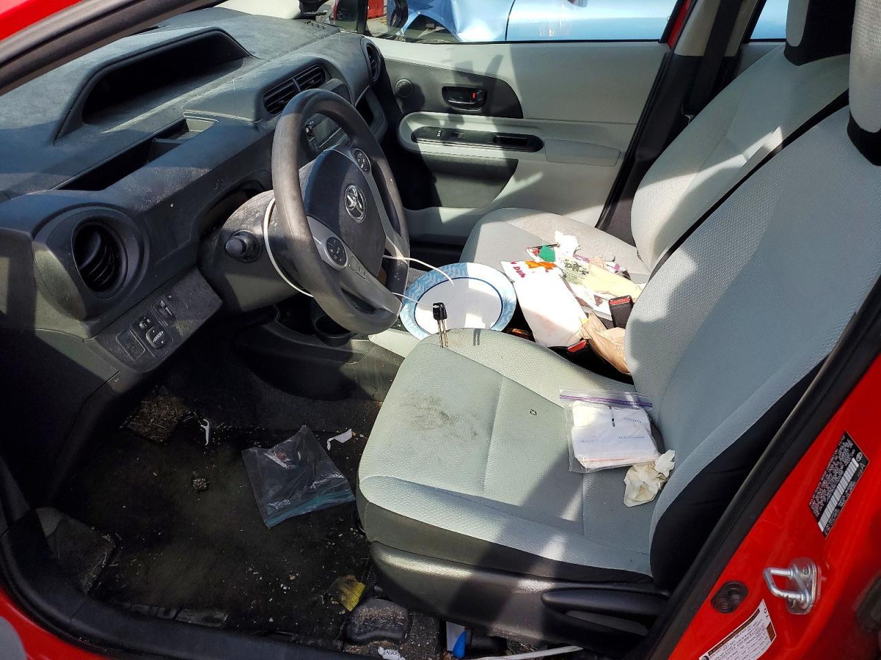 2012 TOYOTA Prius c