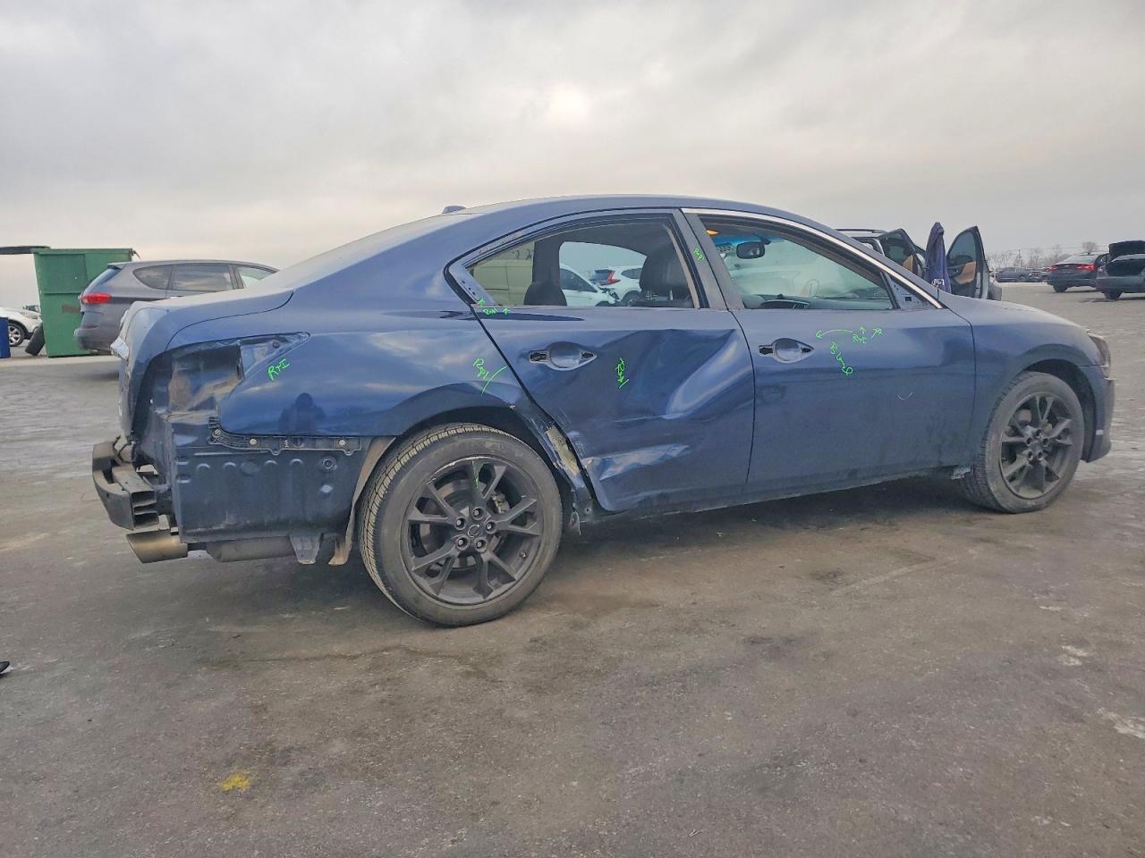 2014 NISSAN Maxima