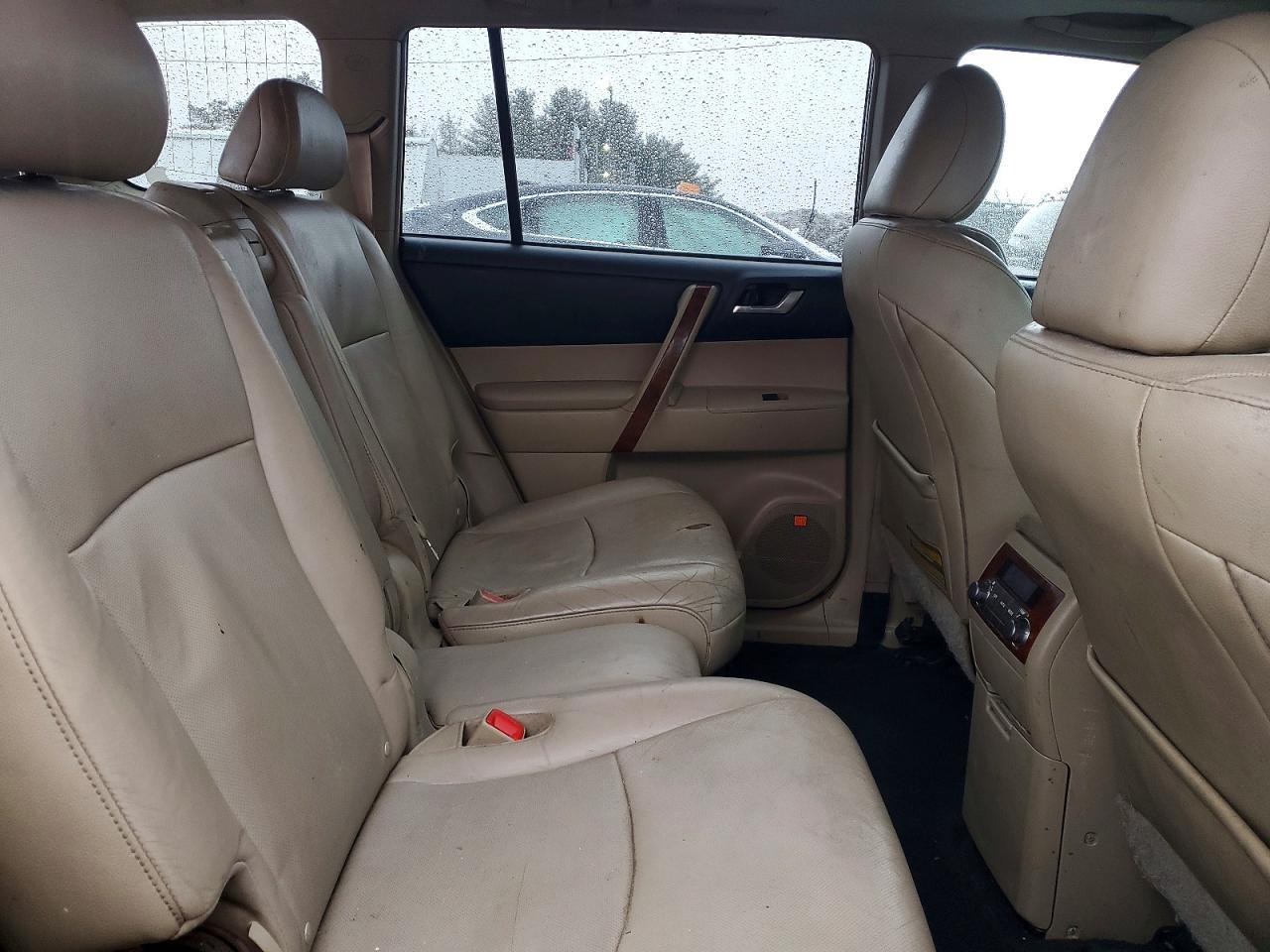 2013 TOYOTA HIGHLANDER