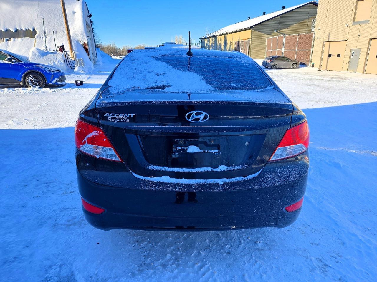 2012 HYUNDAI ACCENT