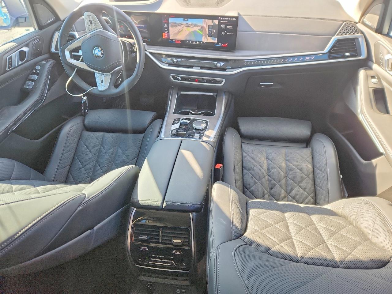 2025 BMW X7