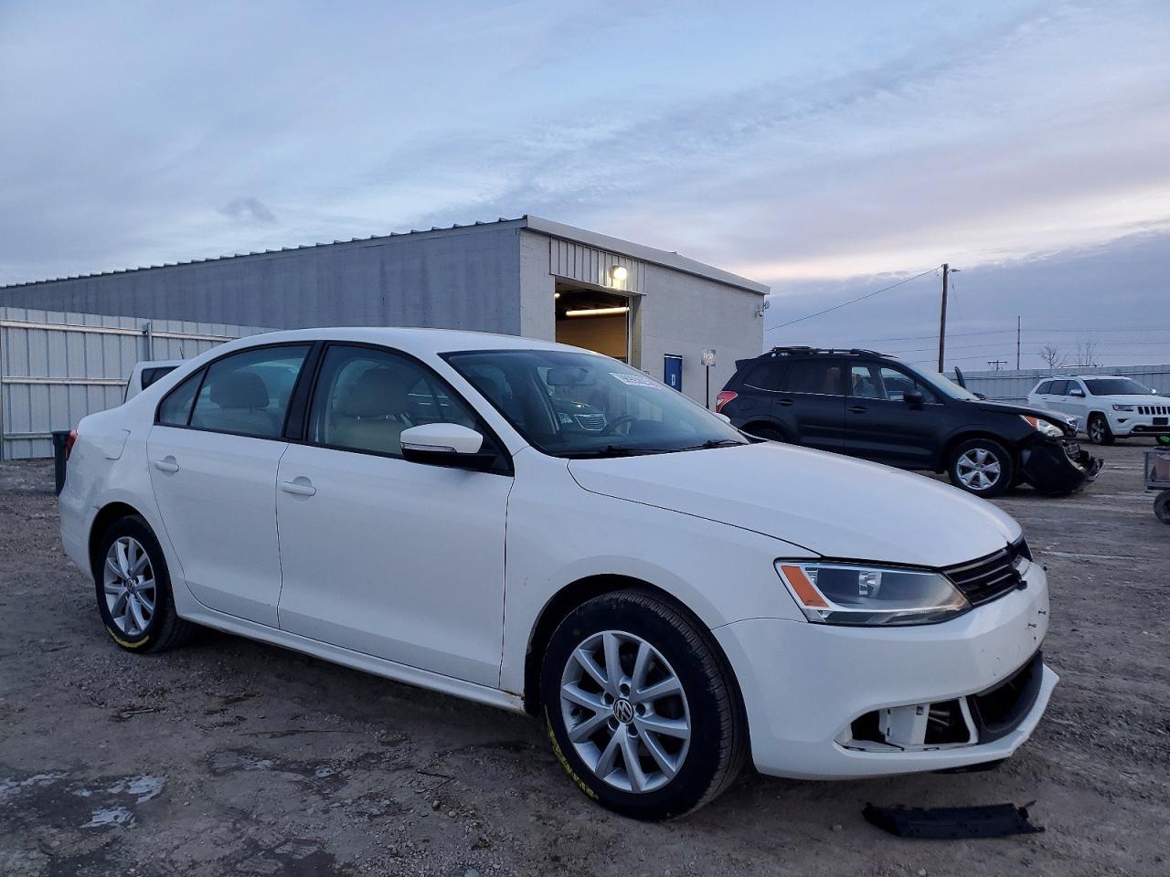 2011 VOLKSWAGEN JETTA