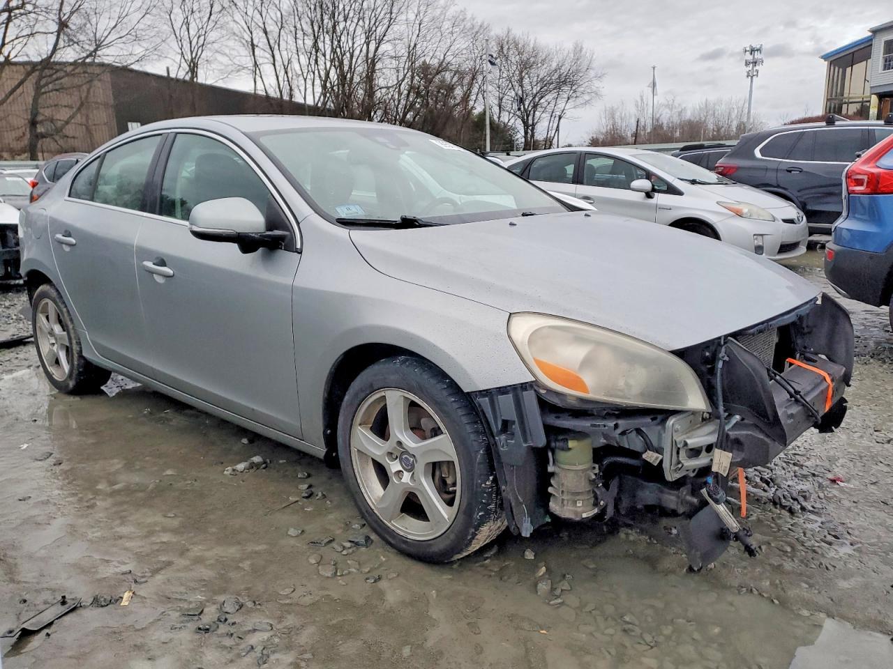 2013 VOLVO S60