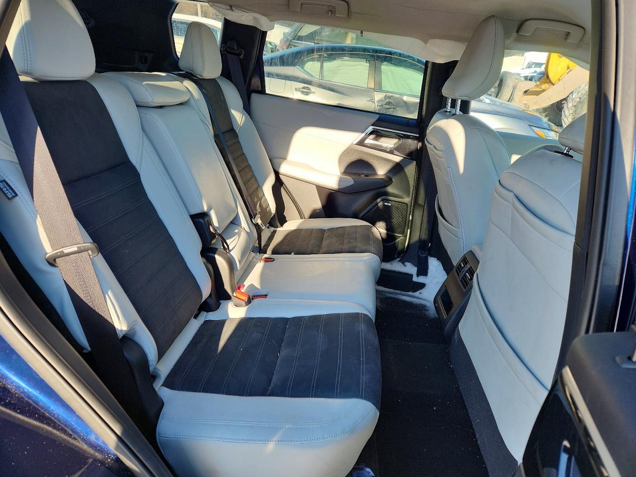 2025 MITSUBISHI outlander