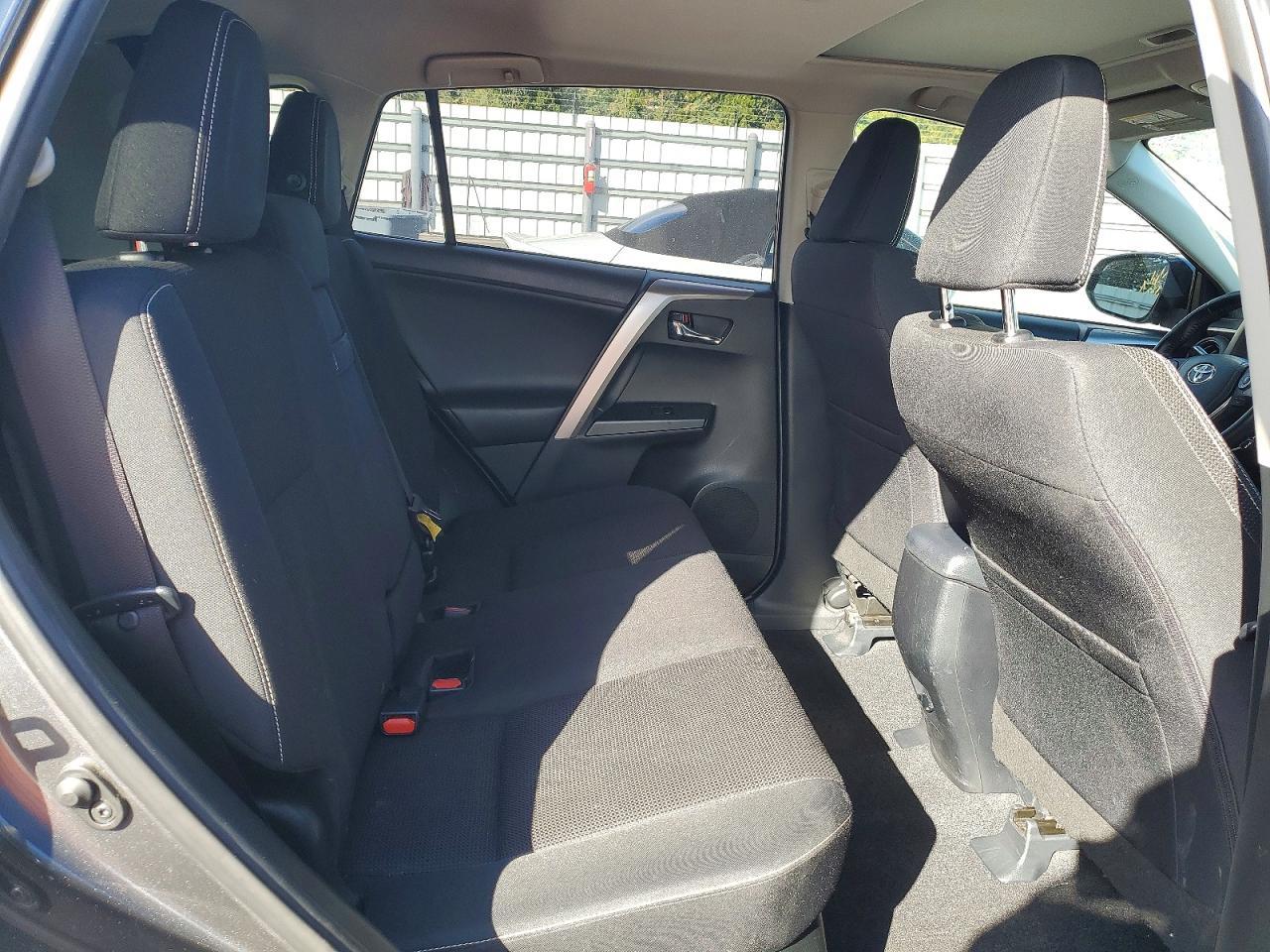 2016 TOYOTA RAV4