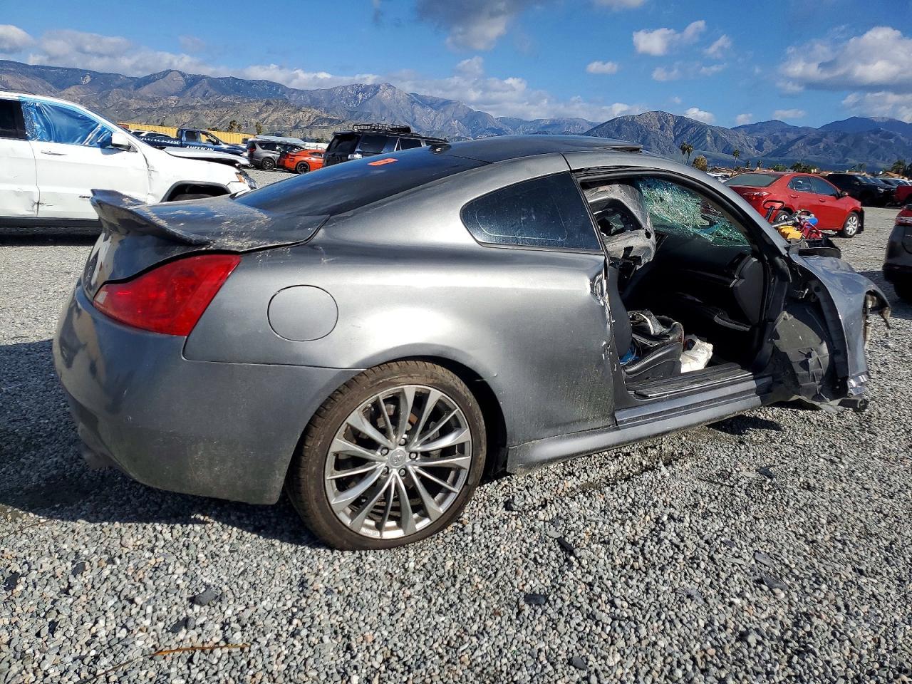 2012 INFINITI G37