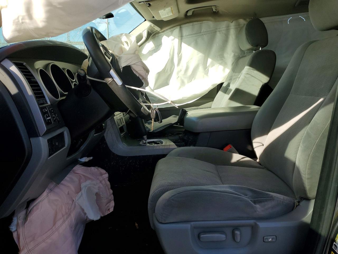 2017 TOYOTA Sequoia