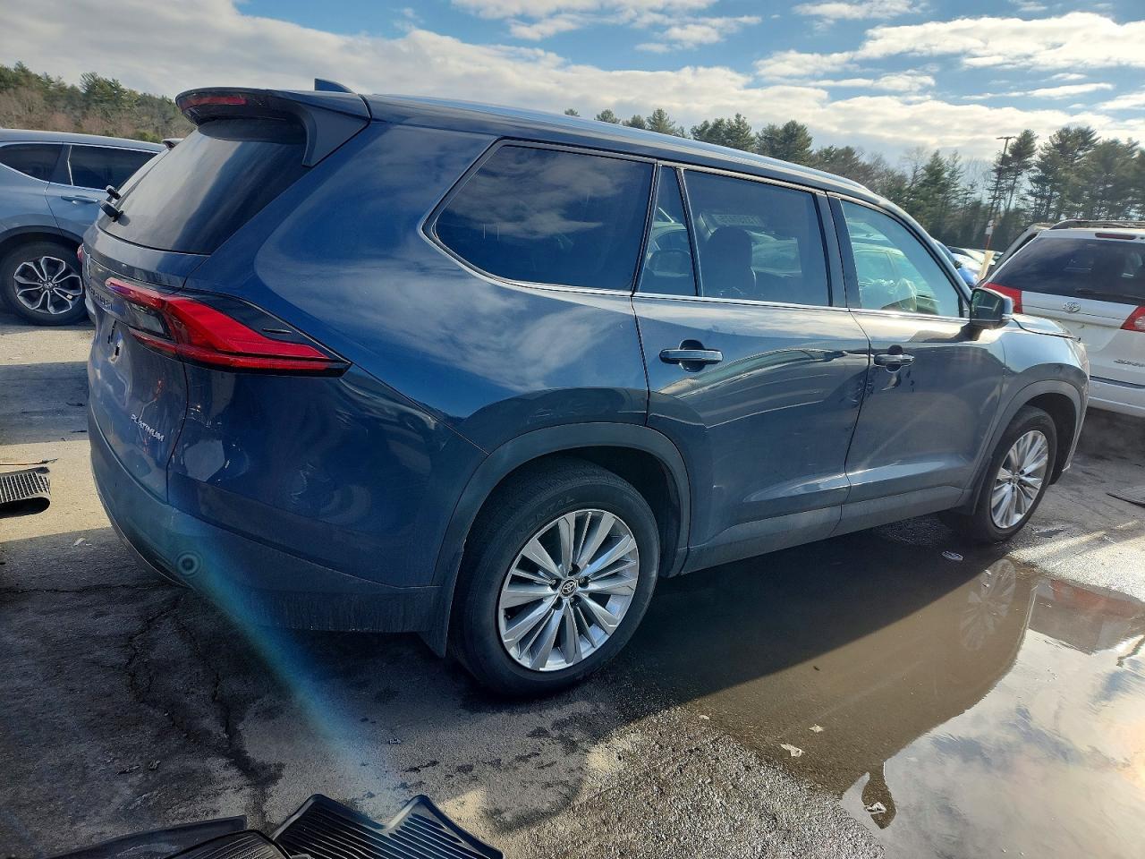 2024 TOYOTA HIGHLANDER