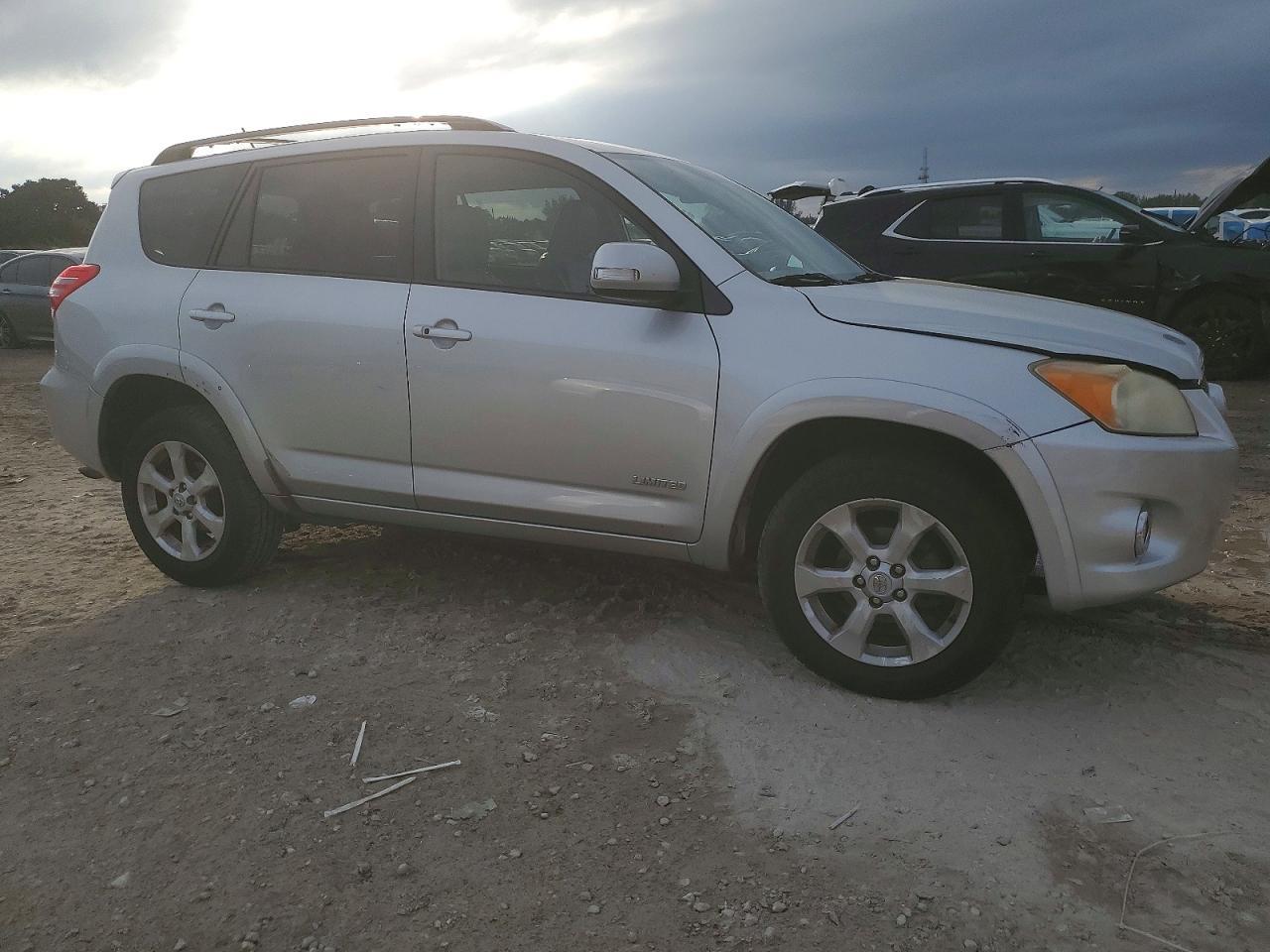 2009 TOYOTA RAV4