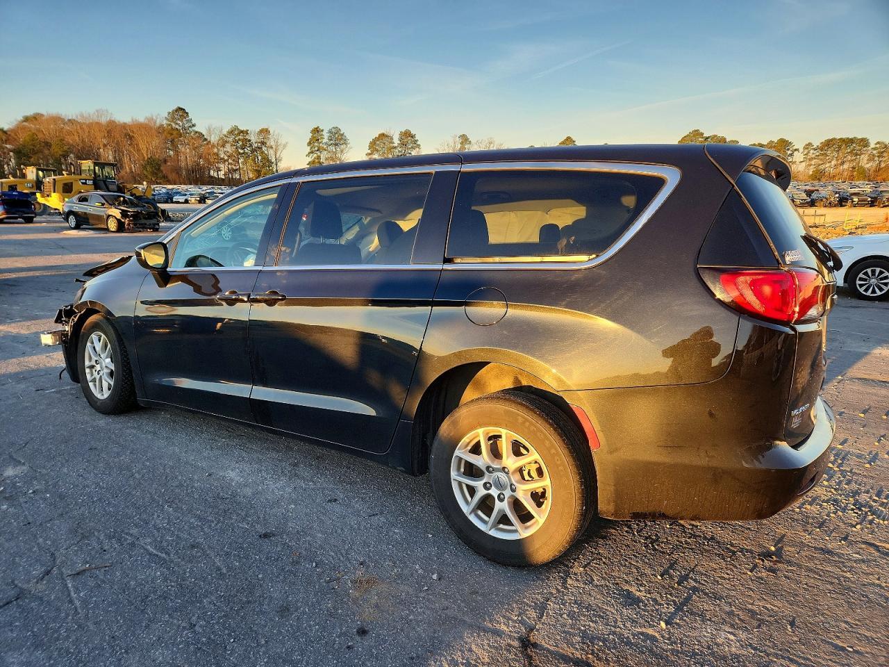 2022 CHRYSLER Voyager