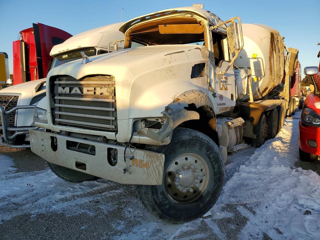 2017 MACK GRANITE