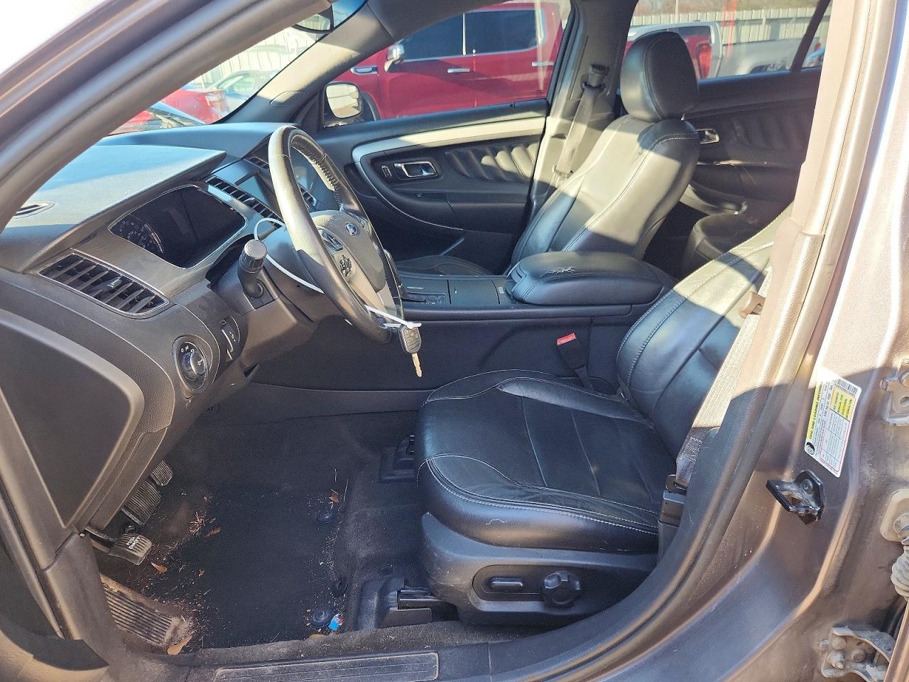 2013 FORD Taurus