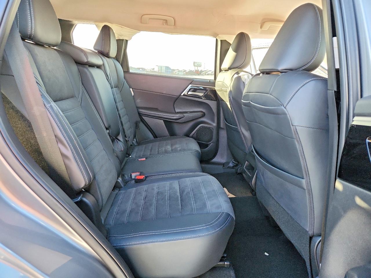 2024 MITSUBISHI outlander