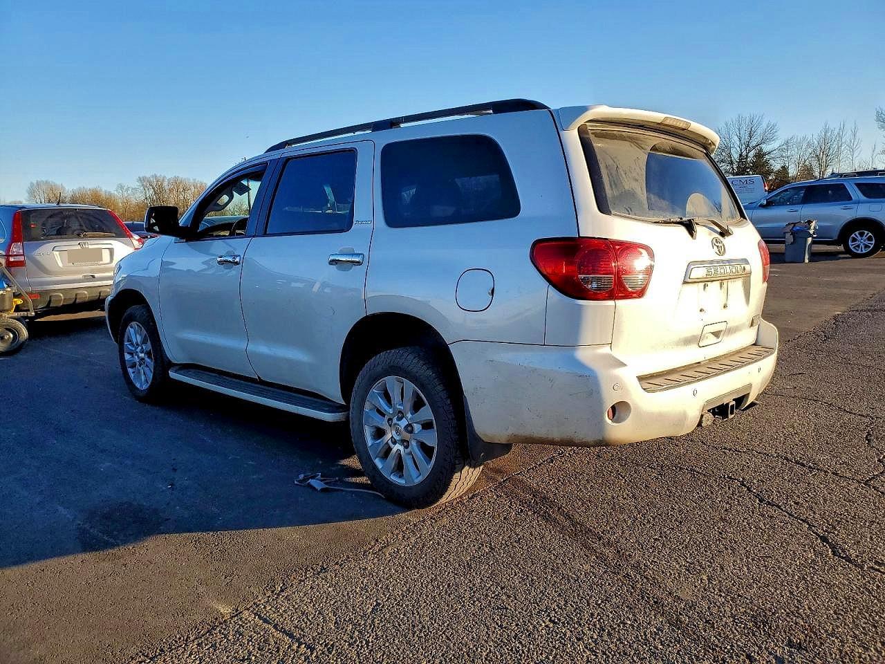 2013 TOYOTA Sequoia