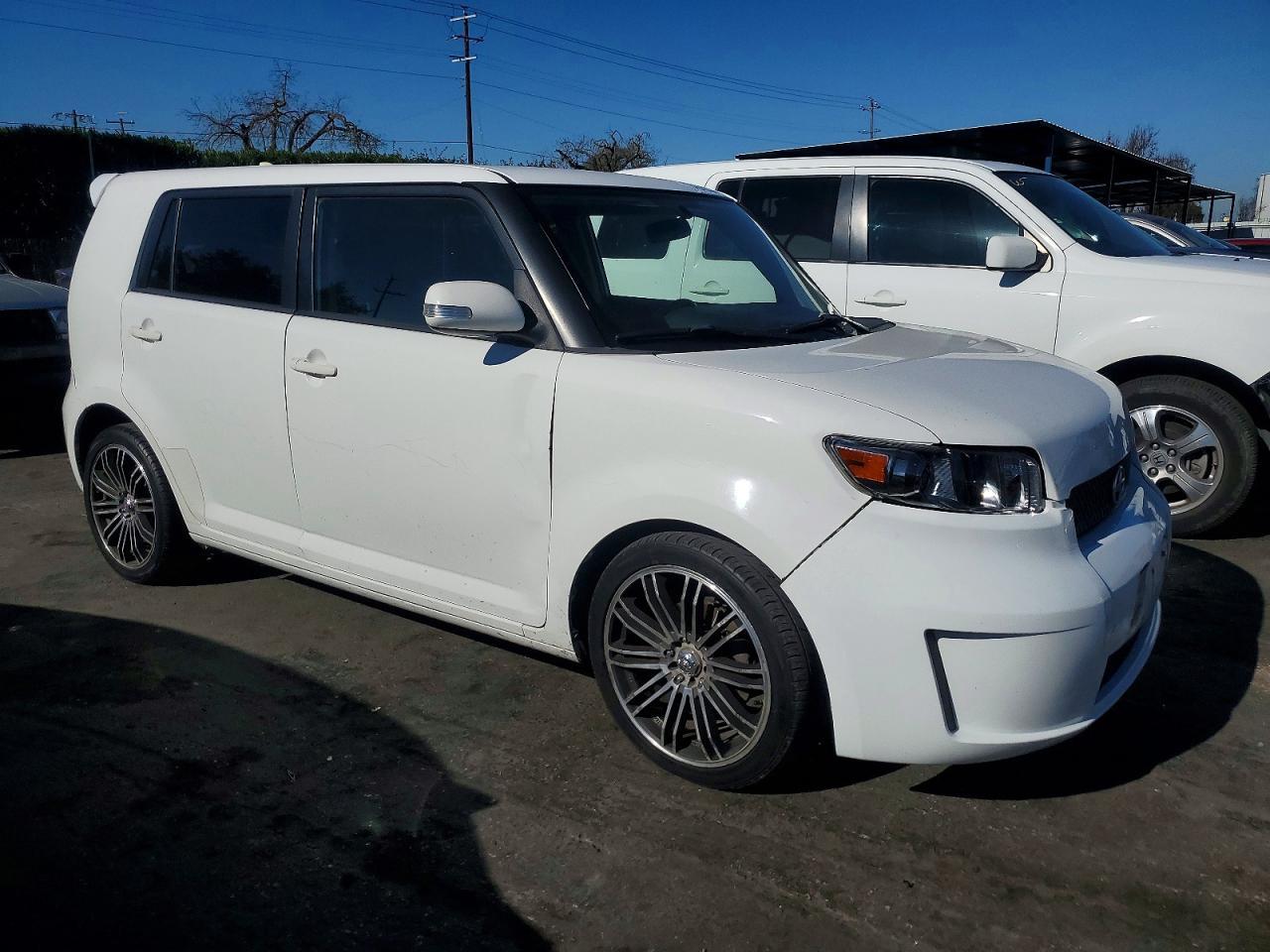 2010 TOYOTA SCION