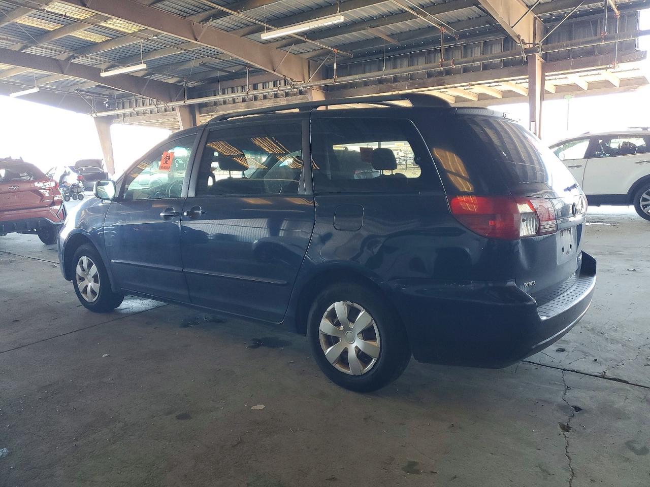 2004 TOYOTA SIENNA