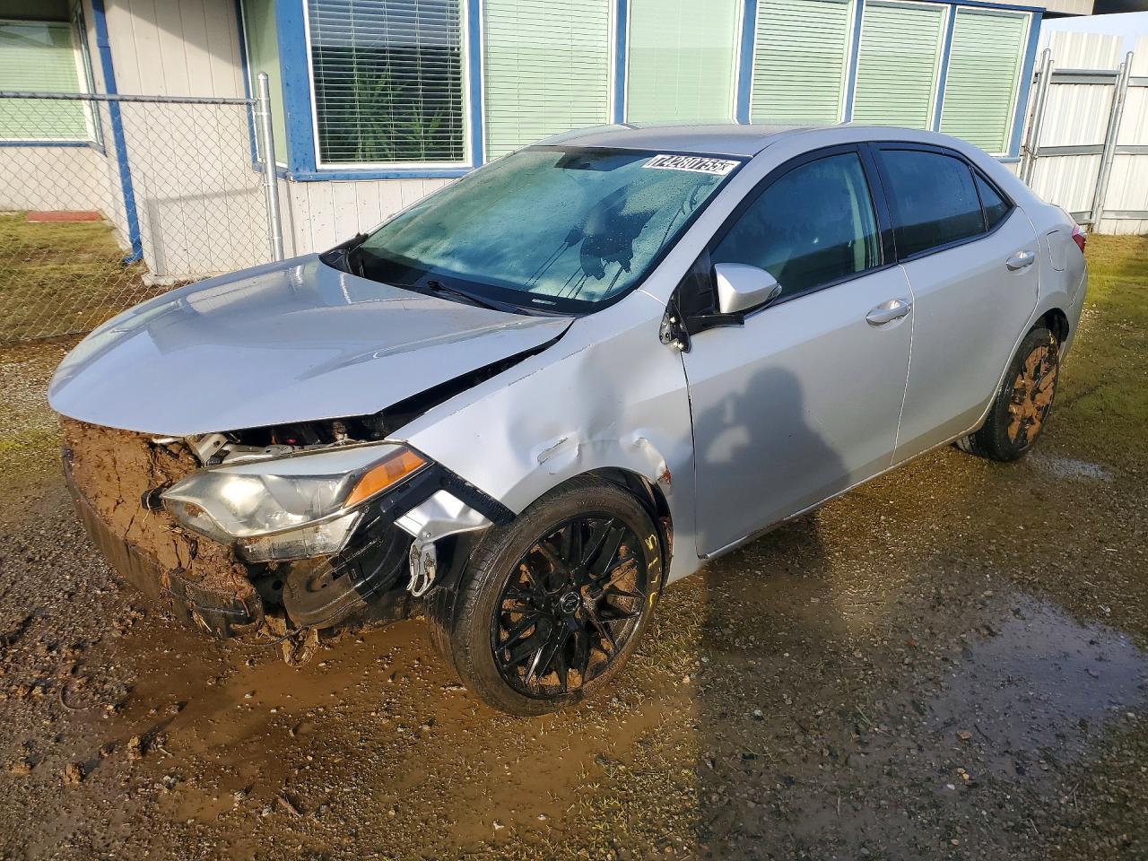 2015 TOYOTA COROLLA