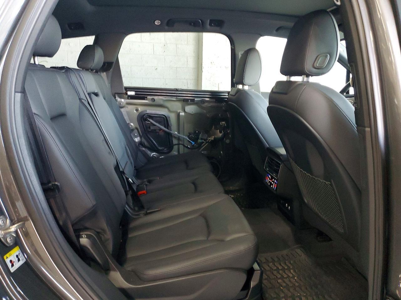 2023 AUDI Q7