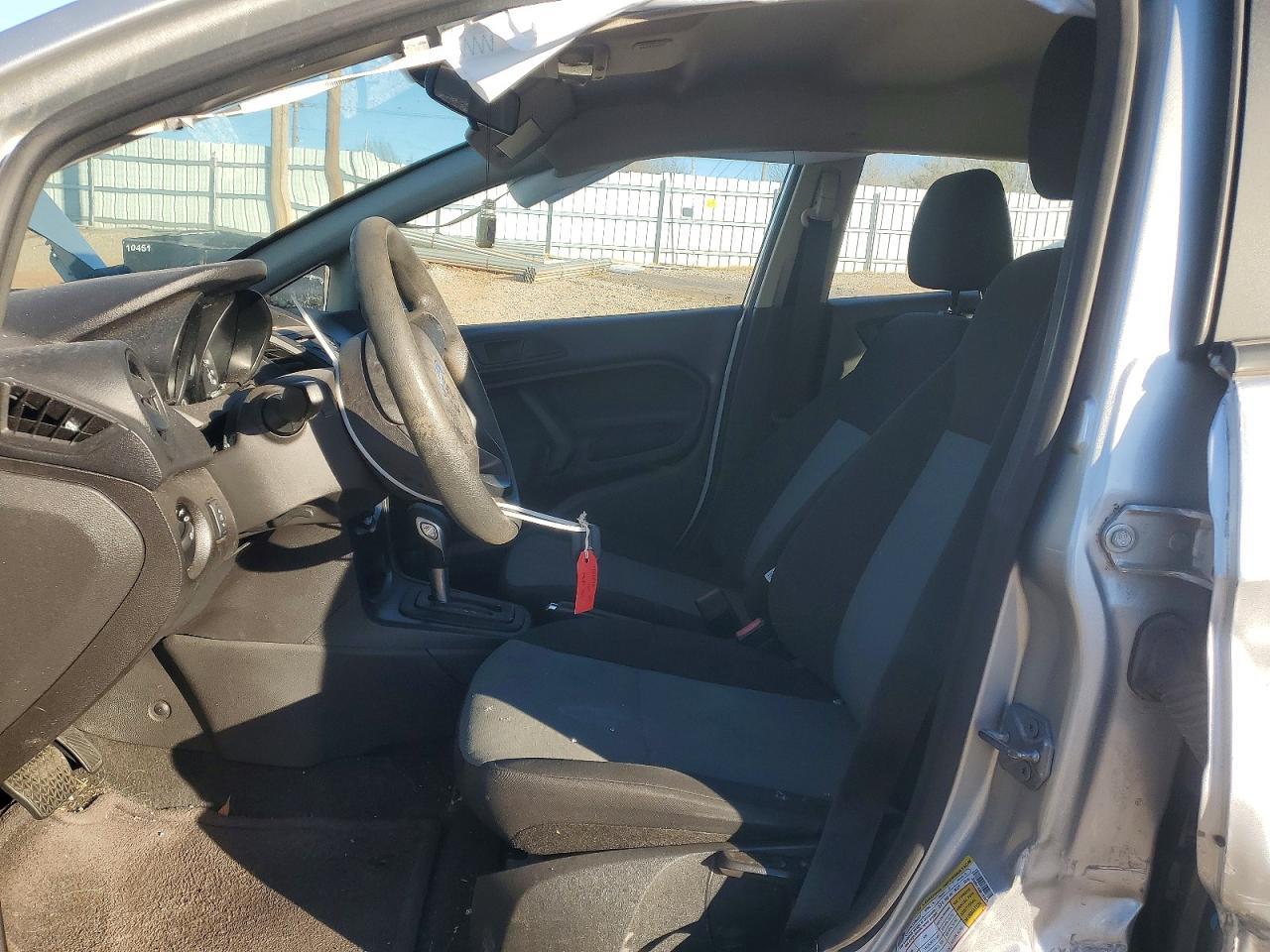2016 FORD Fiesta