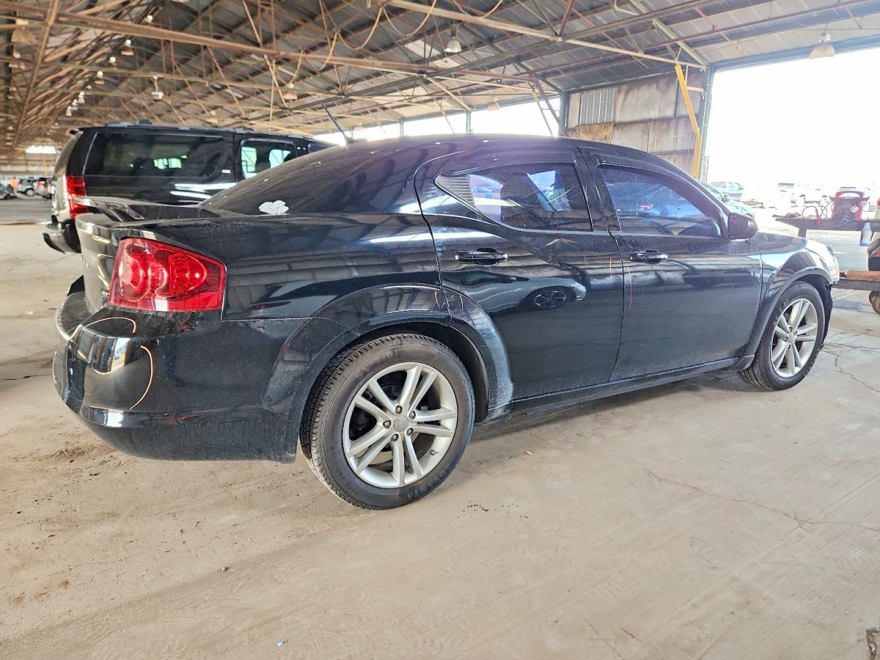 2013 DODGE Avenger
