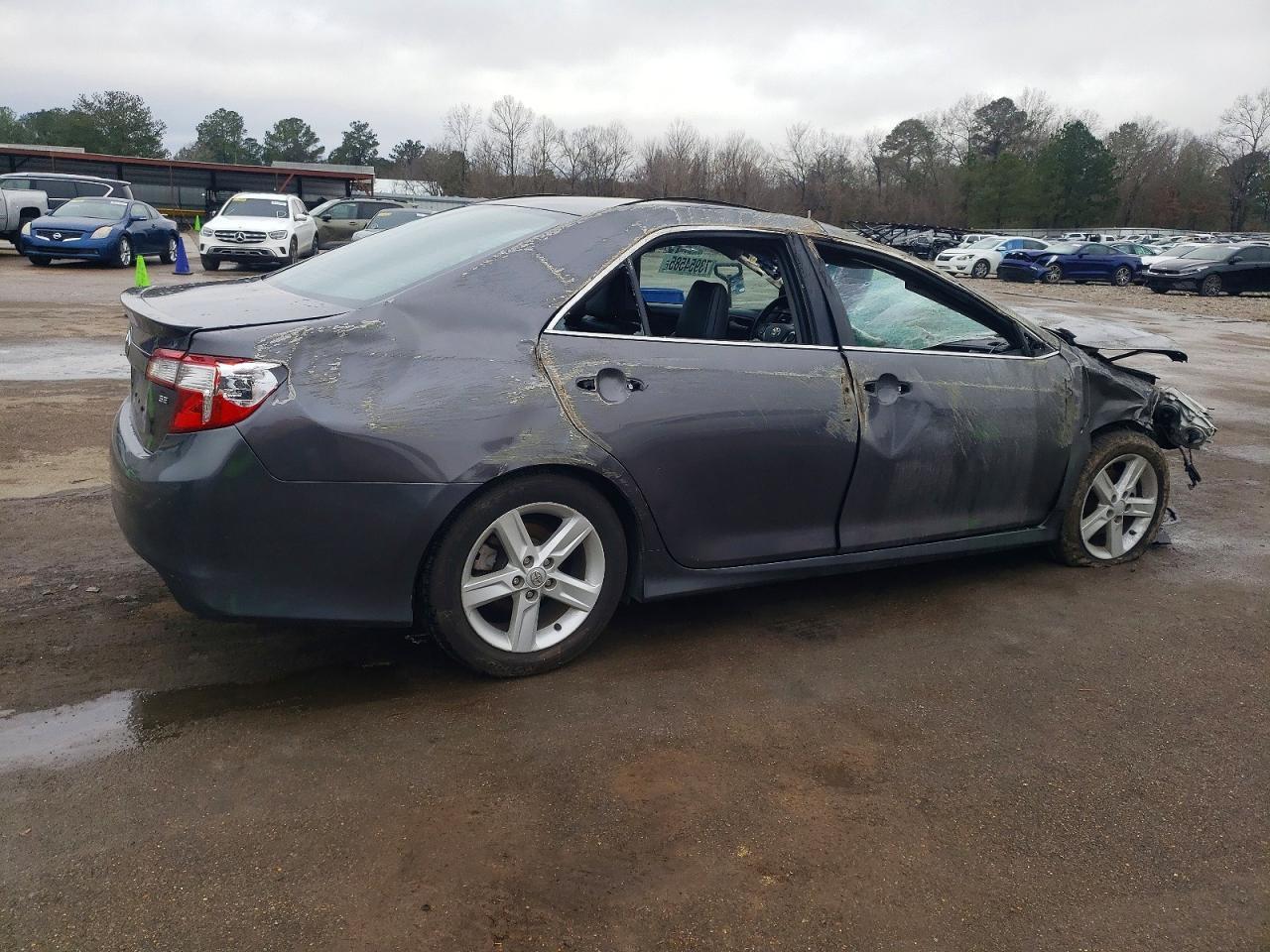 2014 TOYOTA CAMRY