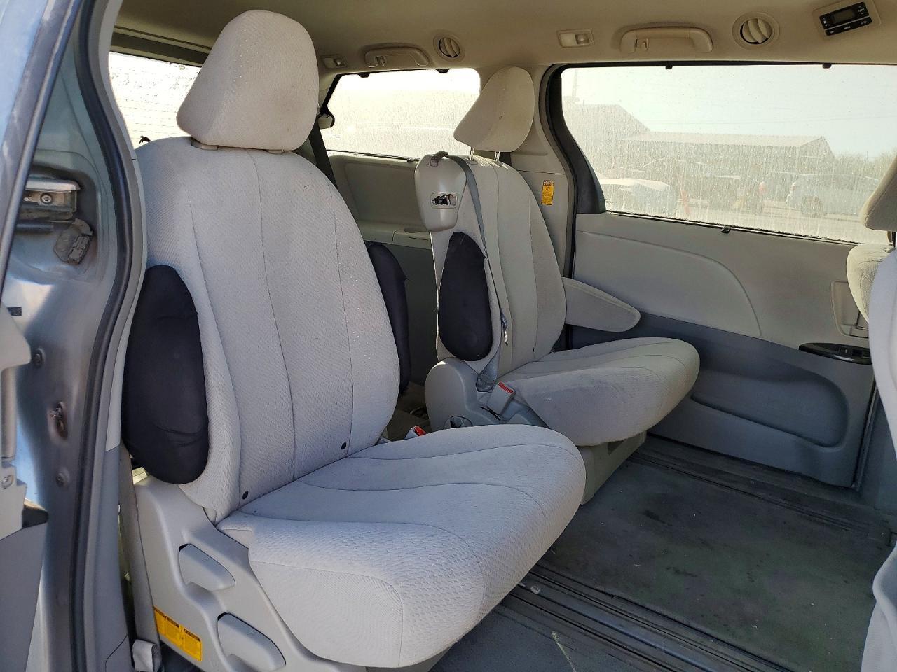 2014 TOYOTA SIENNA