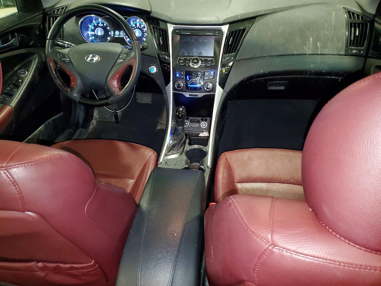 2011 HYUNDAI SONATA
