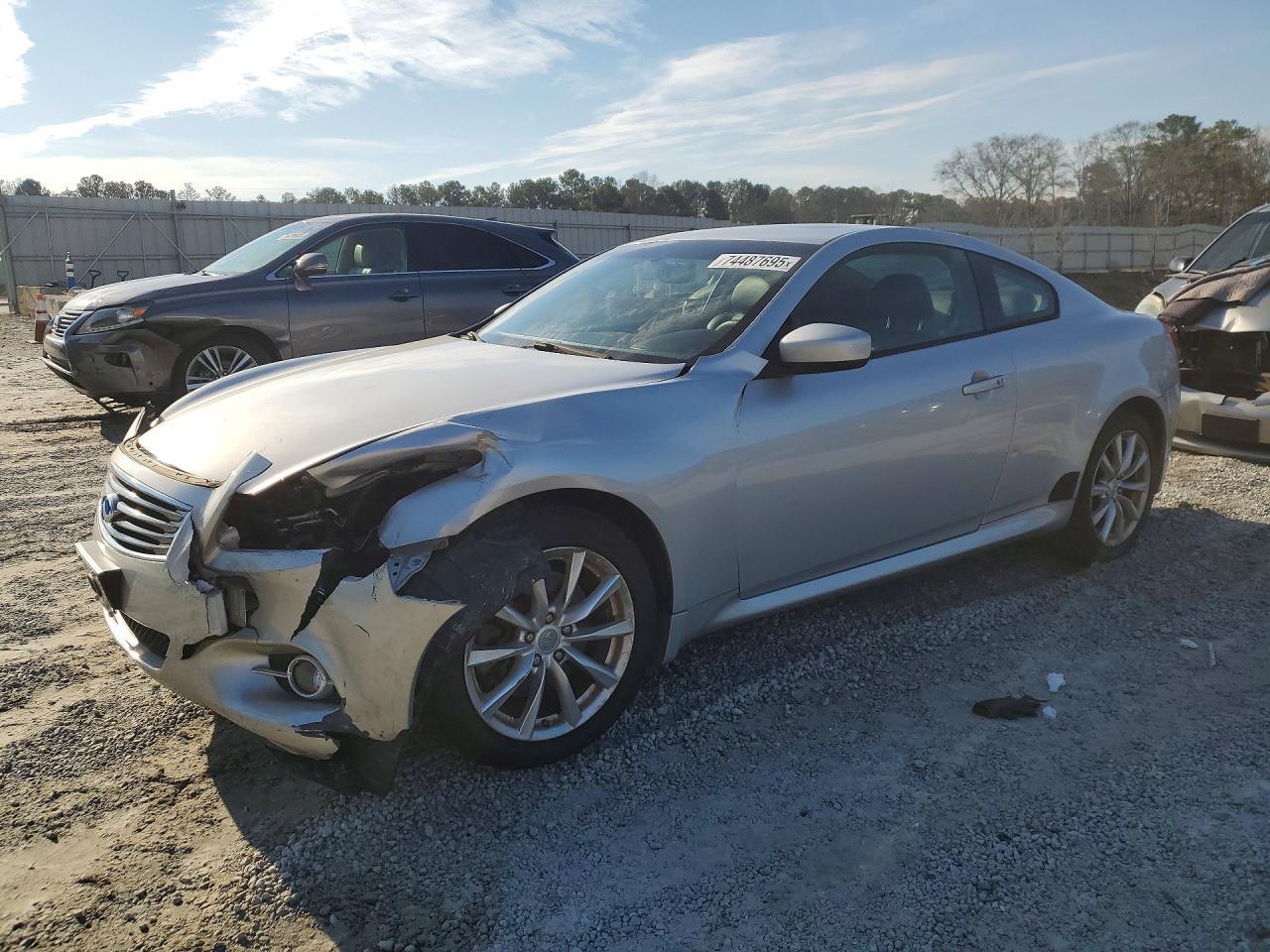 2011 INFINITI G37