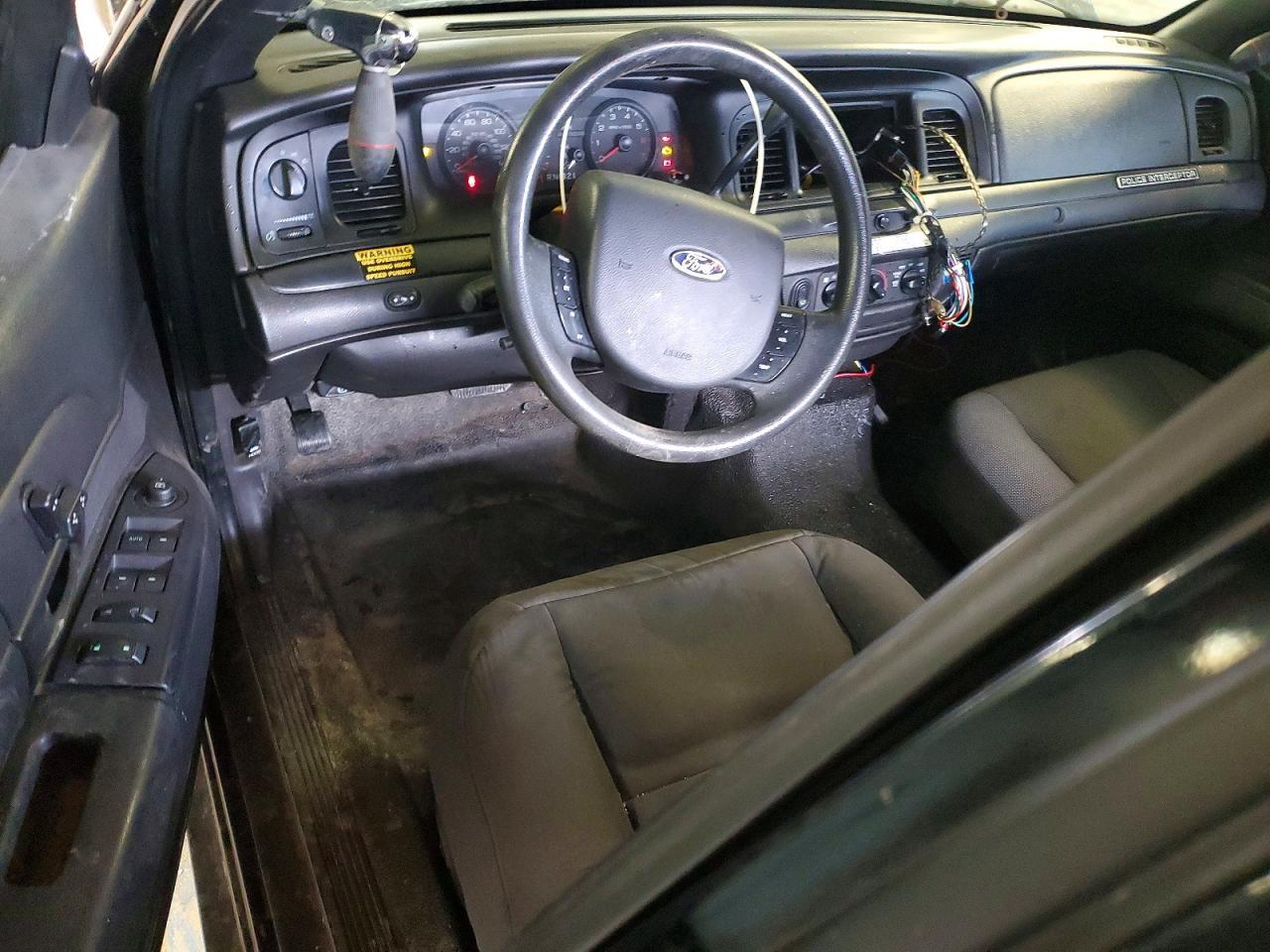 2010 FORD Crown Victoria