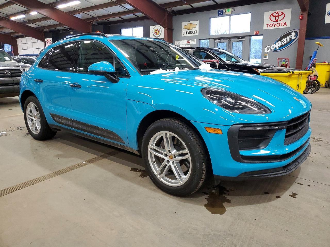 2022 PORSCHE Macan