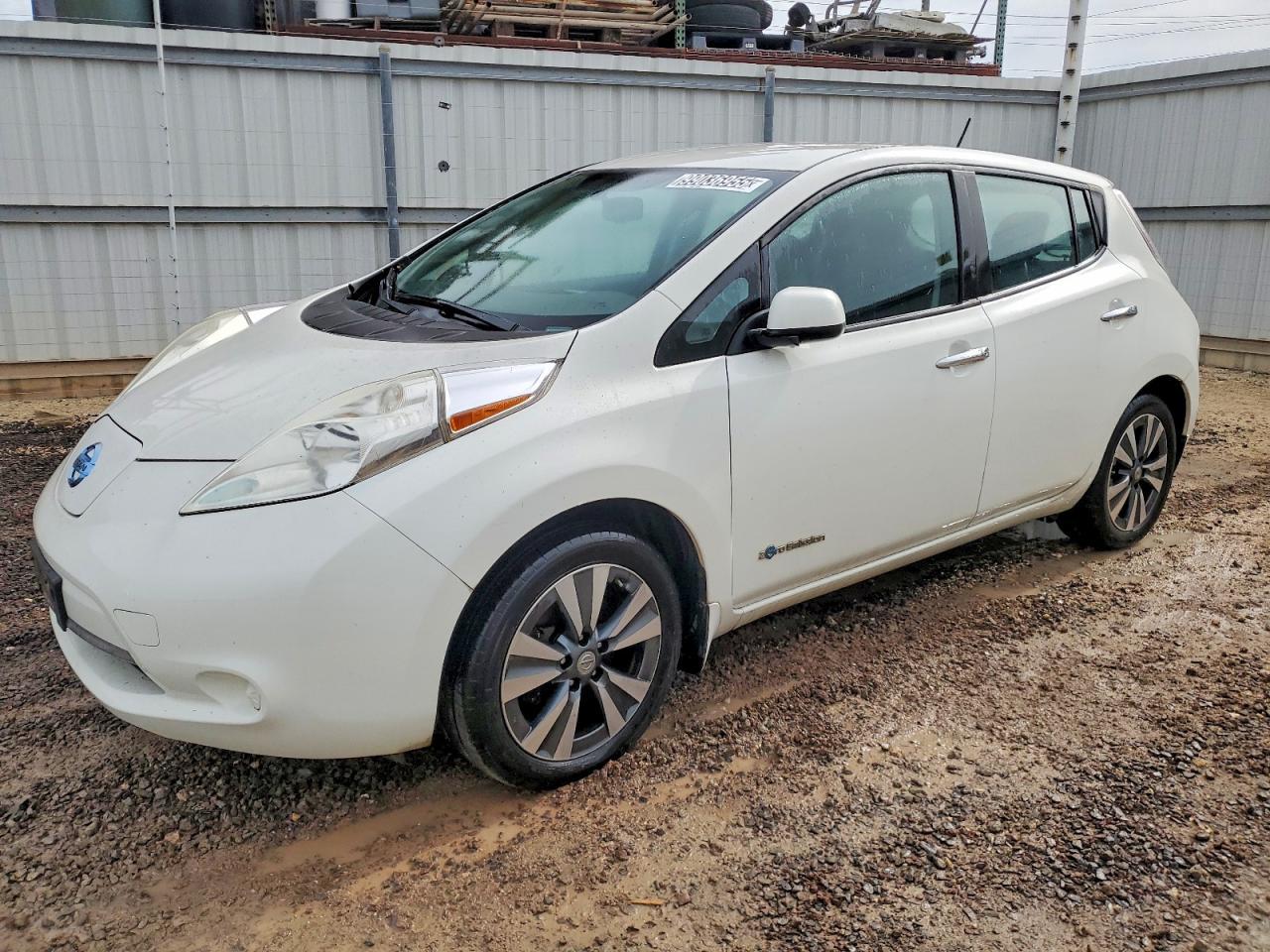 2015 NISSAN LEAF