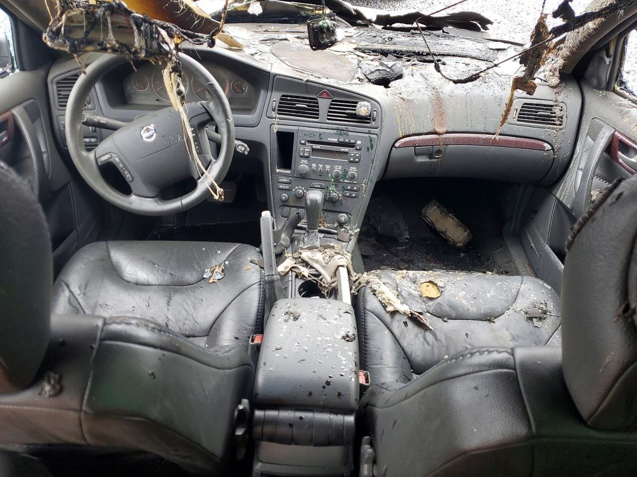 2004 VOLVO XC70
