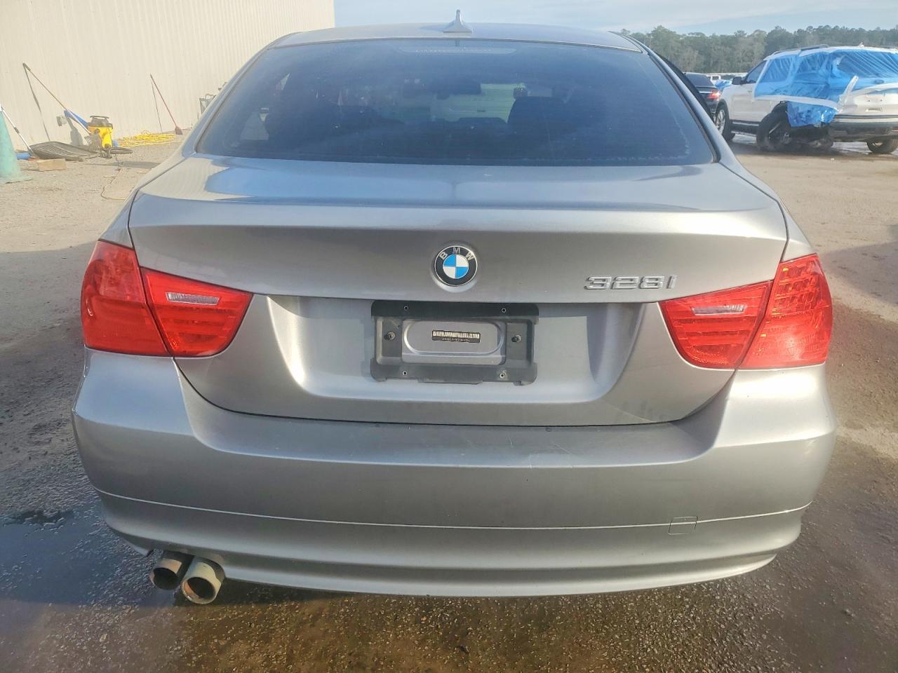 2011 BMW 3 SERIES