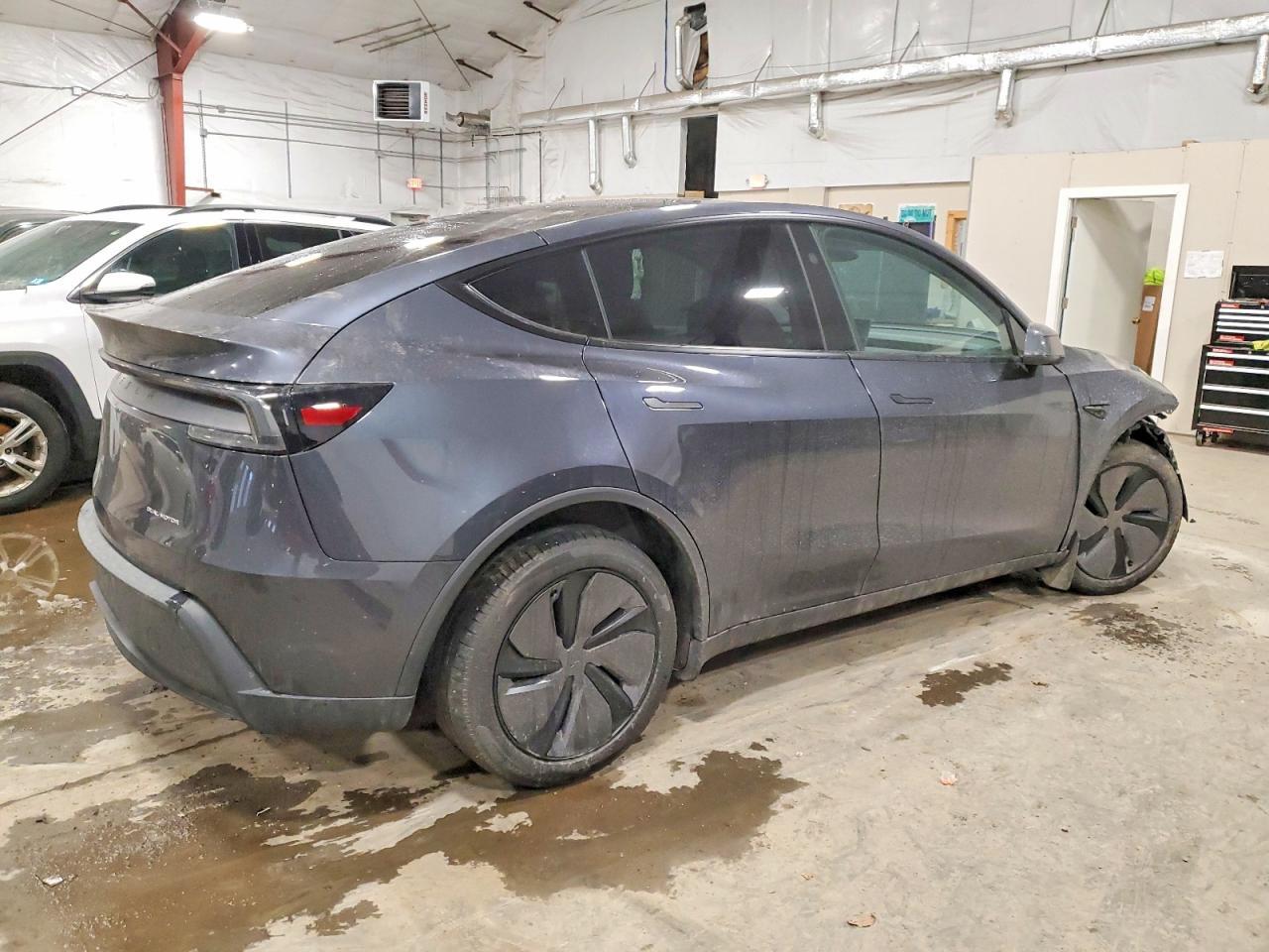 2026 TESLA MODEL Y