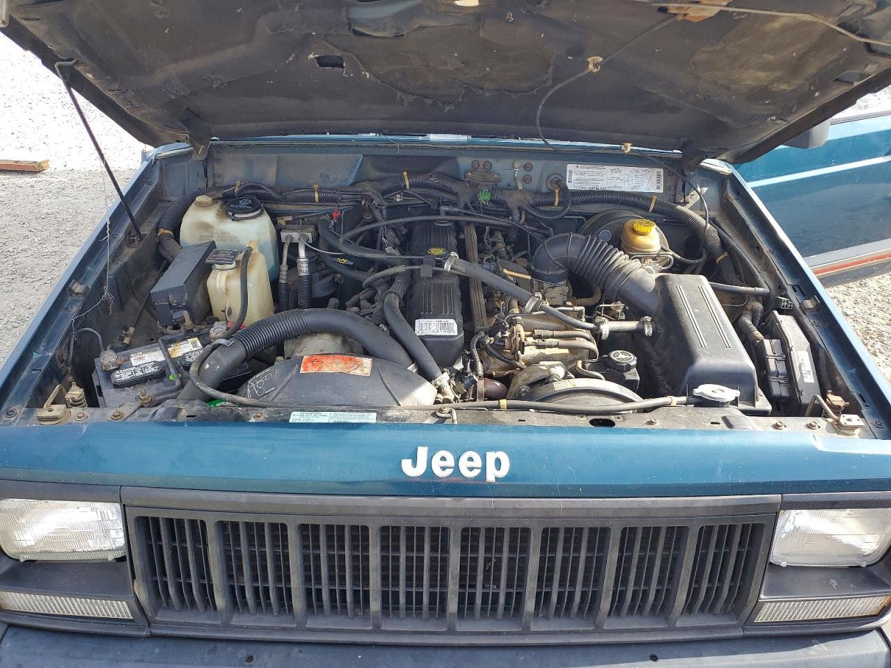 1995 JEEP Cher Se