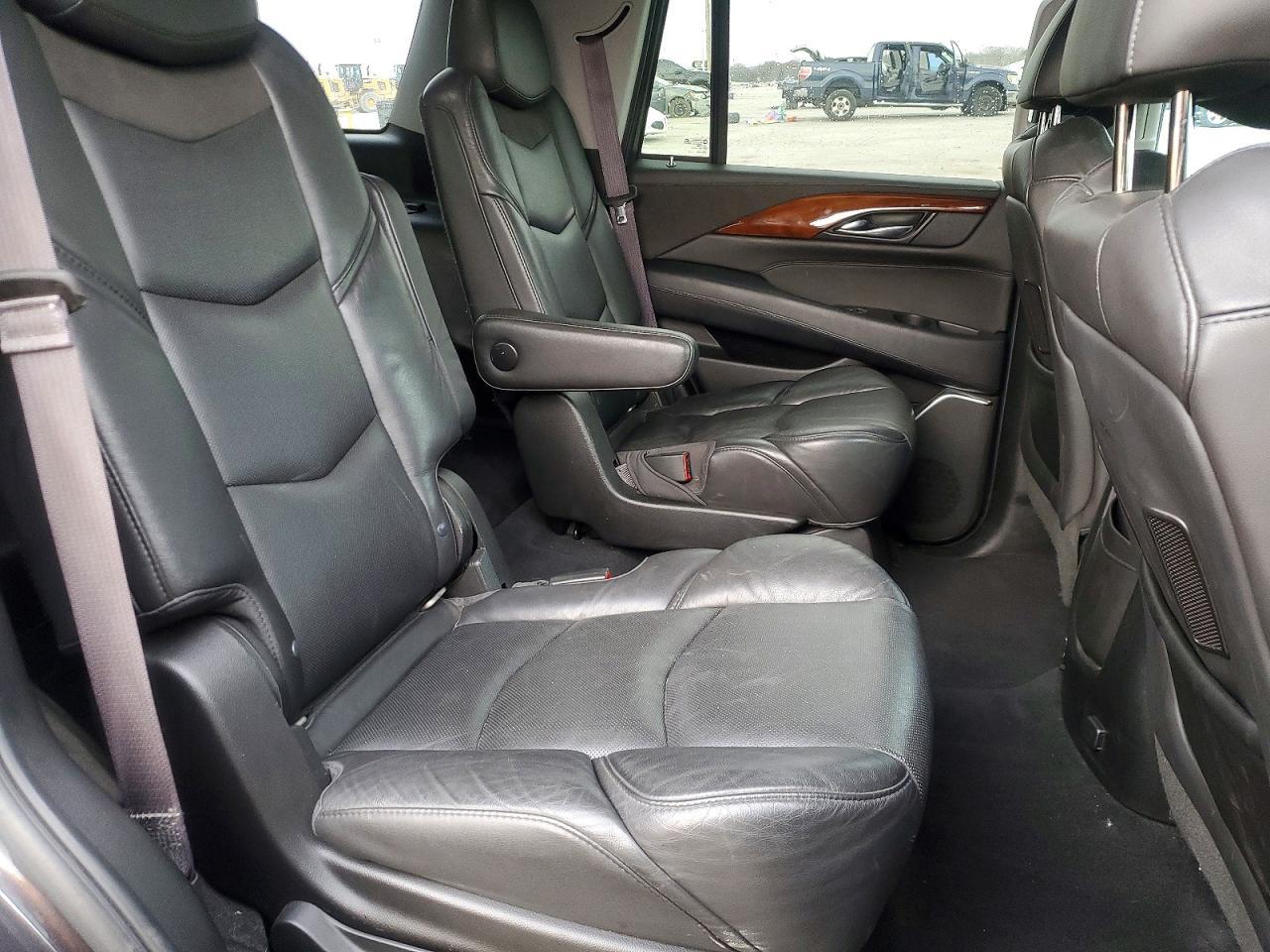 2016 CADILLAC ESCALADE
