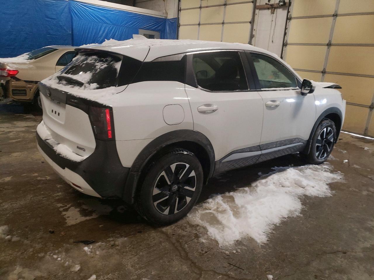 2025 NISSAN KICKS