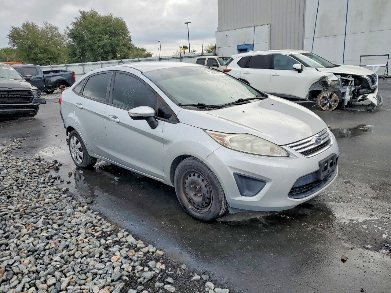 2013 FORD Fiesta