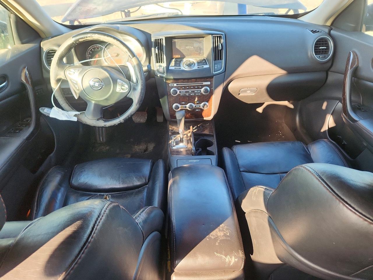 2011 NISSAN Maxima