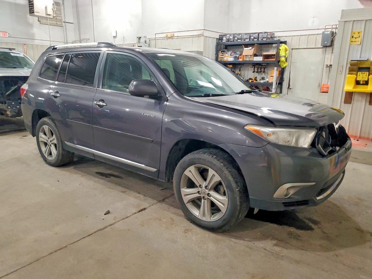 2013 TOYOTA HIGHLANDER