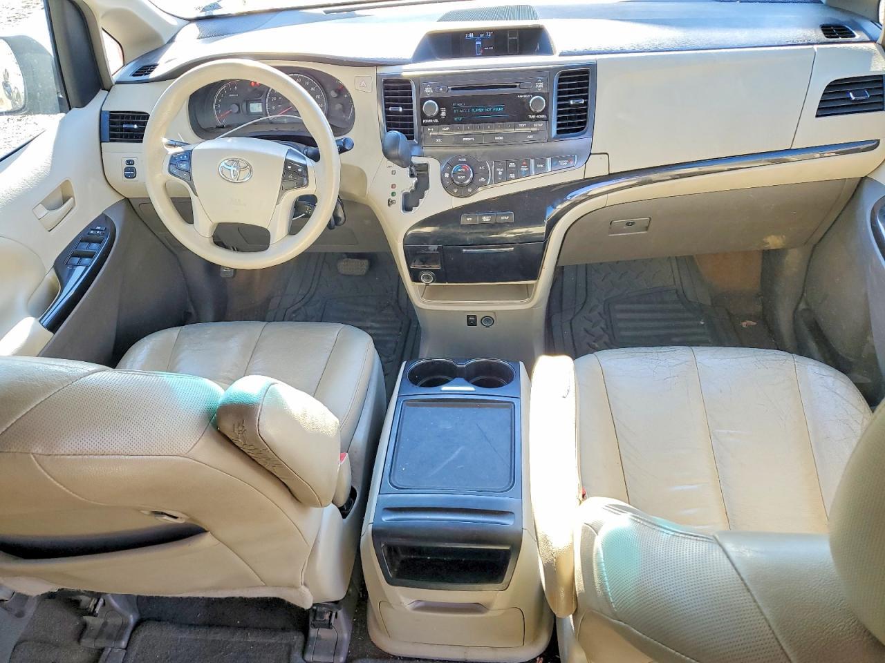 2014 TOYOTA SIENNA