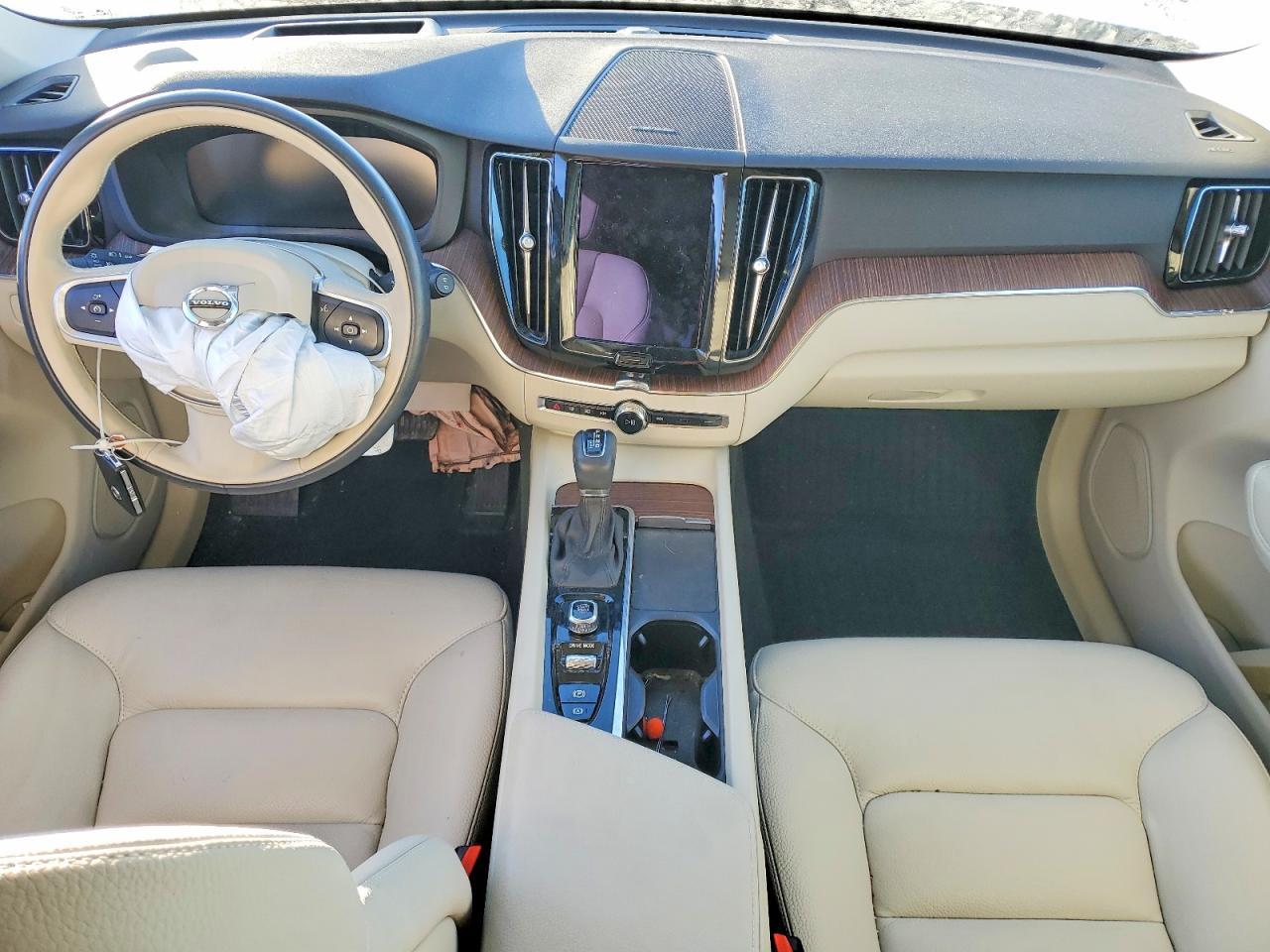 2021 VOLVO XC60